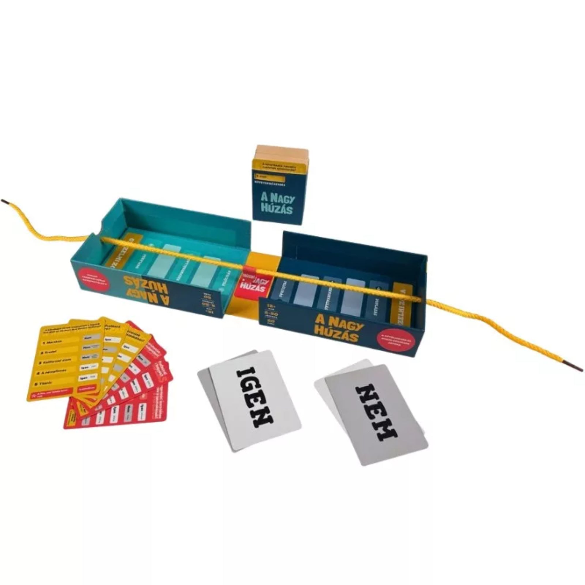 A Nagy Húzás magyar nyelvű társasjáték elemei: doboz, kártyák, pontozólapok és kötél, játék közben elrendezve.