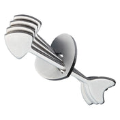 A Huzzle Cast ARROWS kirakós fém elemei összefonódva, egymást átszövő, modern nyíl alakzatokból álló dísztárgyként jelennek meg.