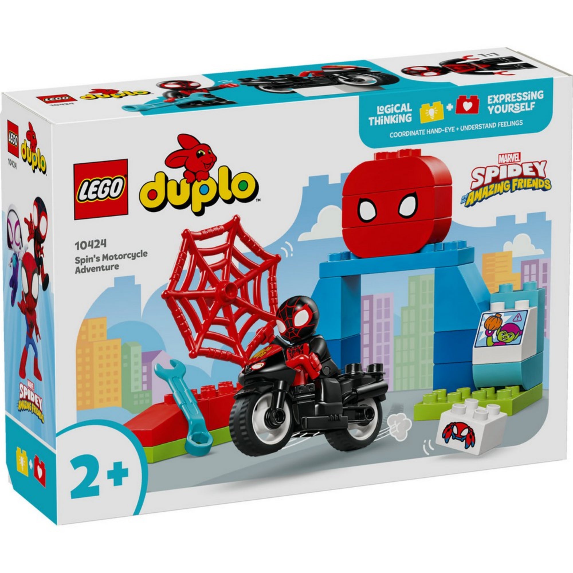 A LEGO DUPLO 10424 Spin motorkerékpáros kalandjai doboza elölnézetből, világos háttéren városi épületekkel, a karakterekkel és a készletben található elemekkel illusztrálva.