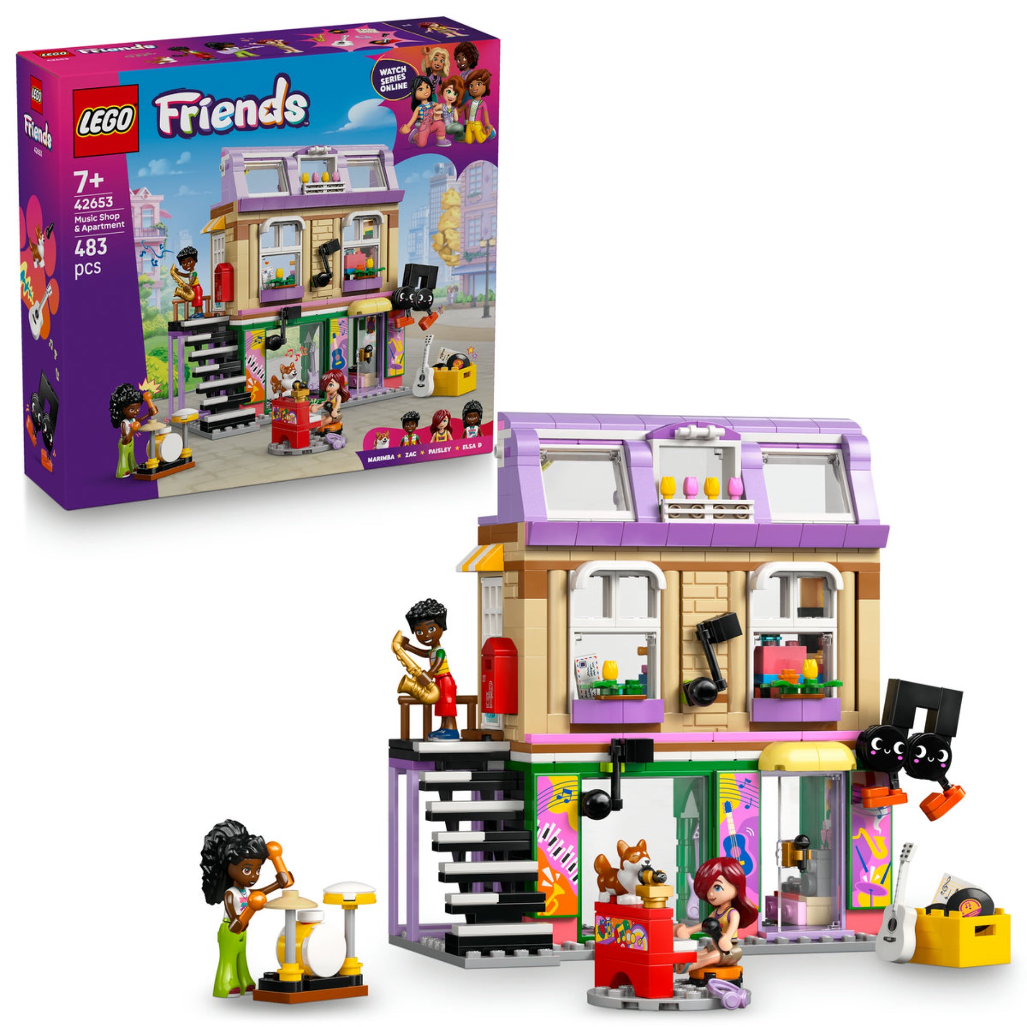 LEGO Friends Zeneüzlet és lakás (42653) doboza és az épített kétszintes épület, melyen egy dobkészleten játszó figura és egy zongorázó minifigura látható a zeneüzlet előtt.