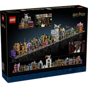 LEGO Harry Potter Az Abszol út varázslatos üzletei hátulnézet (76444): A szett épületei hátulról bemutatva, belső részletekkel és Harry Potter filmjelenetekkel kiegészítve.