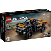 LEGO Technic NEOM McLaren Extreme E versenyautó (42166) doboza, amelyen a 252 elemből álló modell dinamikus képén a Pull-Back funkció is látható, 7 éves kortól ajánlva.