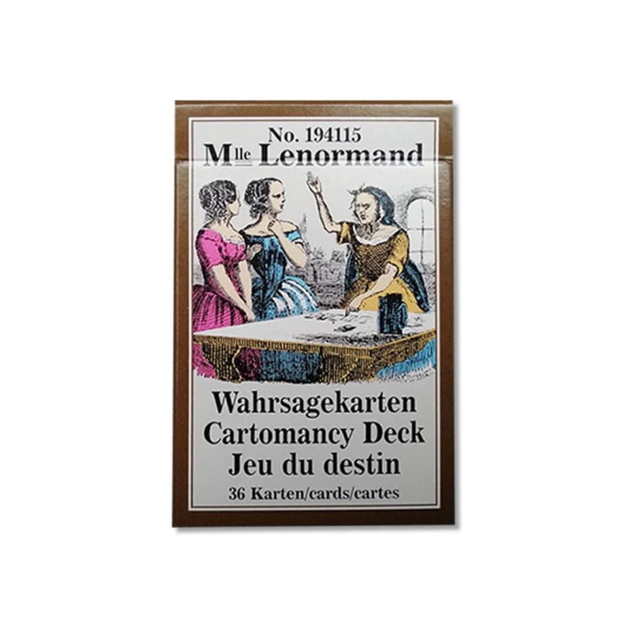 A képen a Mlle Lenormand Wahrsagekarten – Cartomancy Deck jóskártyacsomag látható, mely a híres francia jósnő, Mlle Lenormand nevéhez fűződik. A doboz illusztrációján három hölgy körül ül egy asztalnál, egyikük kiterített kártyákat értelmez. A felirat több nyelven tájékoztat a csomag tartalmáról: 36 kártyát tartalmazó sorsjáték, melyet jóslásra használnak.