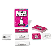 A képen a That’s Not a Hat partijáték tartalma látható, szépen elrendezve a doboz mellett. A doboz élénk rózsaszín dizájnja és az ikonikus bója grafikája azonnal magára vonja a figyelmet. Mellette egy nagy pakli kártya látszik, valamint néhány lefordított és felfordított lap is – rajtuk egyszerű, fekete-fehér grafikák, mint például egy torta, egy alma, egy cilinder vagy épp a jellegzetes bója. A kártyák hátoldala ugyanolyan rózsaszín, mint a doboz, rajtuk játéklogóval és irányjelző nyíllal. Ez a modern memó