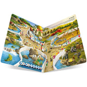 A „Tolki – Játékosan angolul” interaktív könyv kinyitva, egy állatkerti jelenetet ábrázol, ahol gyerekek különféle állatokat figyelnek meg, köztük elefántokat, pingvineket, gorillákat és krokodilt. A képen ikonok is láthatók, amelyek a könyv hangvezérelt funkcióit jelzik.