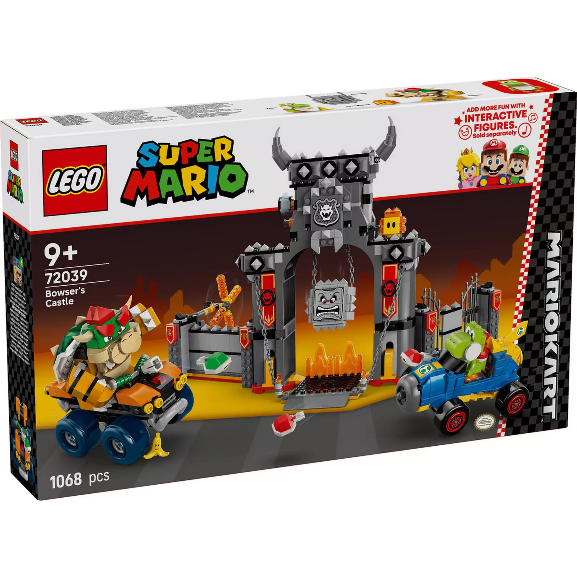 LEGO Super Mario: Mario Kart, Bowser kastélya (72039) dobozkép, amelyen Bowser és Yoshi járművei láthatók a vár bejáratával.