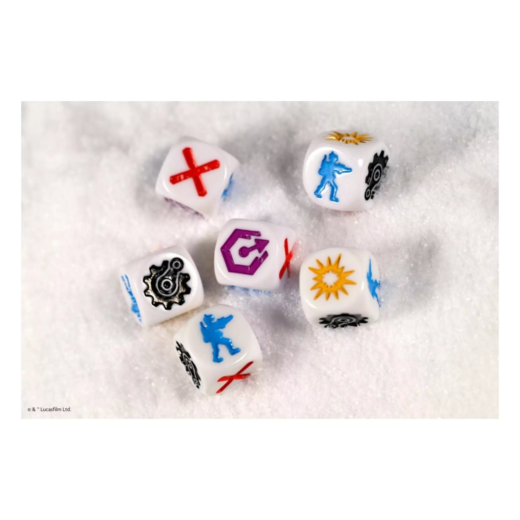 Star Wars: A Hoth ostroma társasjáték – speciális dobókockák különböző szimbólumokkal, amelyek a harci akciókat, parancsokat és stratégiákat jelölik a játékmenet során.
