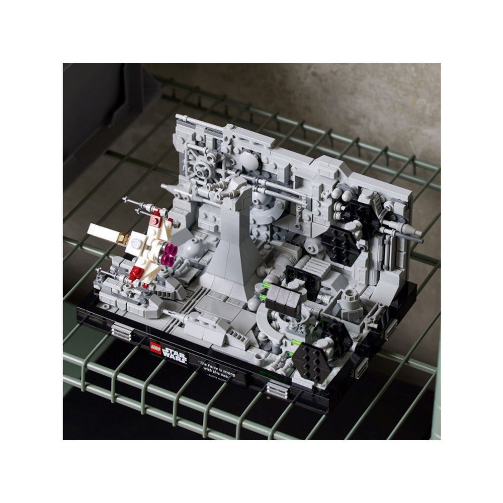 LEGO Star Wars Halálcsillag™ árokfutam dioráma 75329
