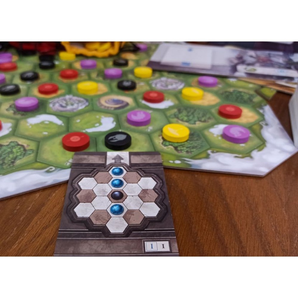 Mitropia angol nyelvű társasjáték