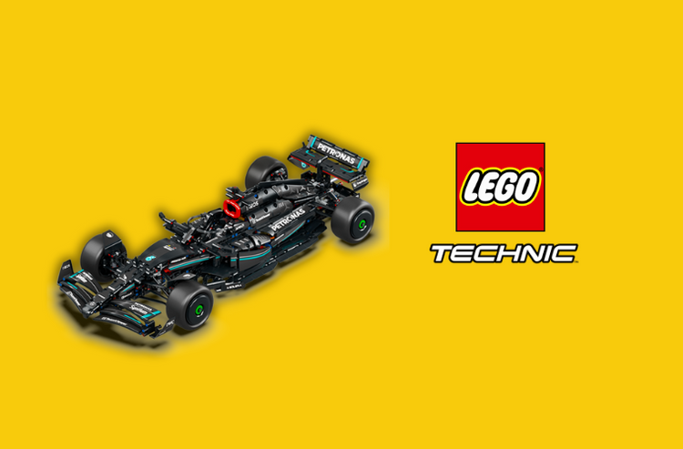 Ez a kép egy összerakott sarga Bugatti Bolide LEGO TECHNIC autót ábrázol