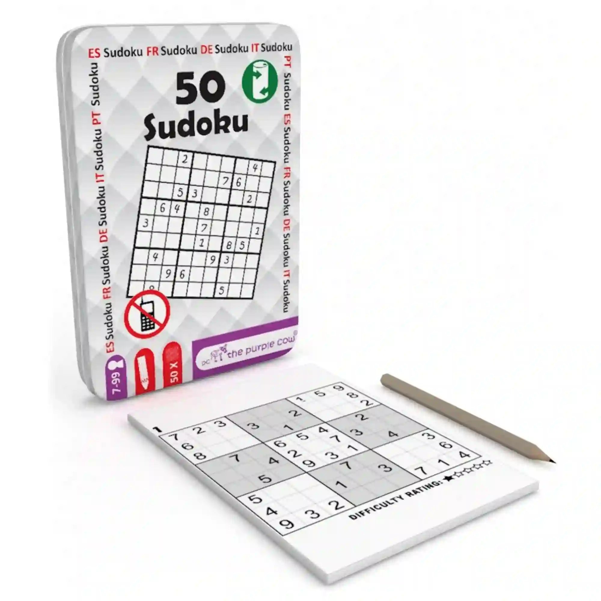 50 de provocari Sudoku többnyelvű logikai játék – szürke mintás fémdoboz 50 Sudoku felirattal, mellette számozott Sudoku-feladatlap és ceruza fehér háttéren.