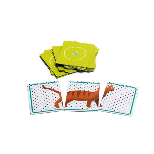 Állati csevegés ügyességi kártyajáték gyerekeknek (BS Toys GA391) – Zöld hátlapú húzópakli és kirakott állatos kártyák fehér háttéren.