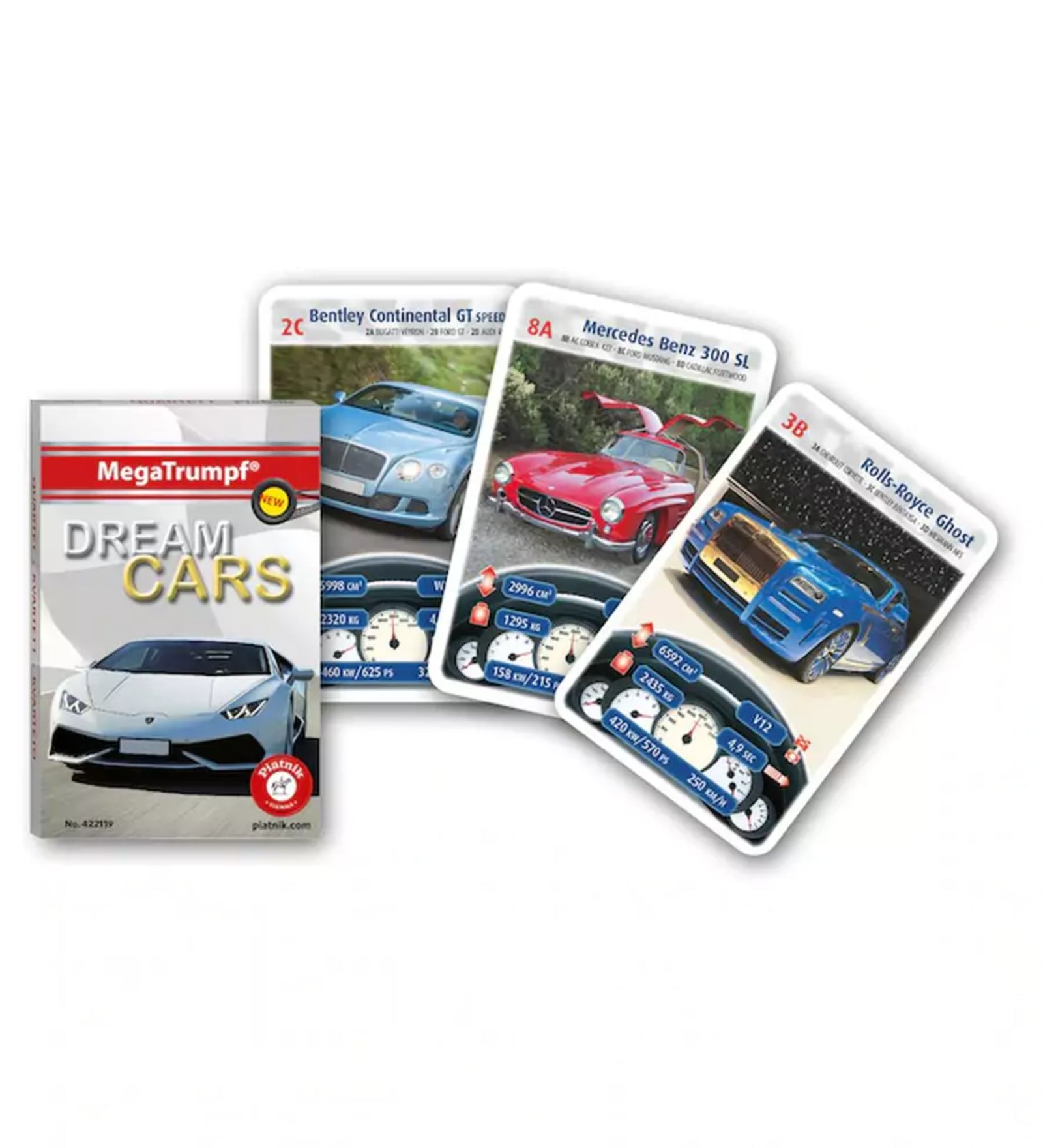 A képen a MegaTrumpf „Dream Cars” kvartett kártyajáték látható kibontva. A doboz borítóján egy fehér Lamborghini szerepel, míg mellette három látványos kártya fekszik: egy világoskék Bentley Continental GT, egy klasszikus piros Mercedes Benz 300 SL és egy elegáns kék Rolls-Royce Ghost. A kártyákon műszaki adatok is szerepelnek, mint például motor teljesítmény, hengerűrtartalom és végsebesség.