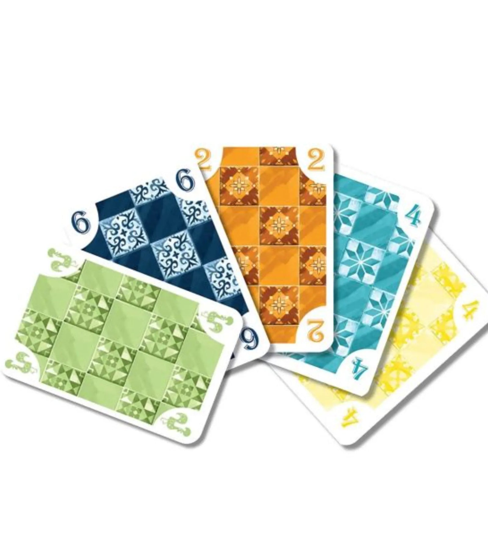 Az Azul: 5211 – Special Edition színes játékkártyái legyezőszerűen elrendezve: különböző számokkal és az Azul-szériára jellemző dekoratív csempemintákkal díszítve zöld, kék, narancs, türkiz és sárga színben.