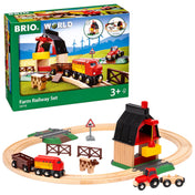 BRIO World Farm Railway Set doboz és a készlet összeállítva, piros mozdony, pajta, traktor, fa tehén és farmos kiegészítők láthatók.