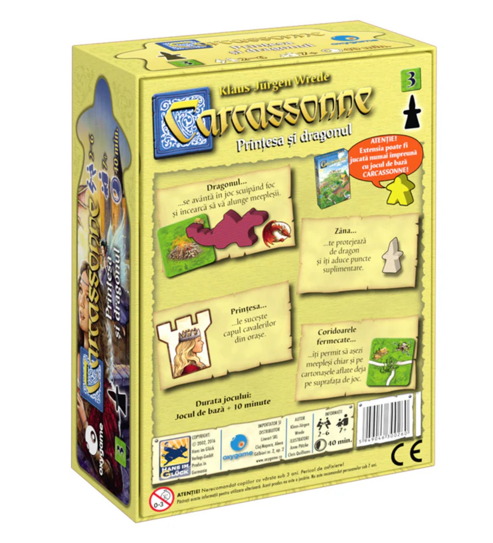 A Carcassonne Prințesa și dragonul kiegészítő dobozának hátoldala, bemutatva az új játékmechanikákat: a sárkány, aki meeple-öket üldöz, a tündér, aki védelmet nyújt, a hercegnő, aki lovagokat távolít el, és a varázskijáratok, amelyek stratégiai elhelyezést biztosítanak.