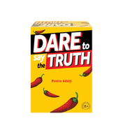 „Dare to Say the Truth doboz közelről: feltűnő sárga háttér, csípős paprika mintával és 18+ jelöléssel.”