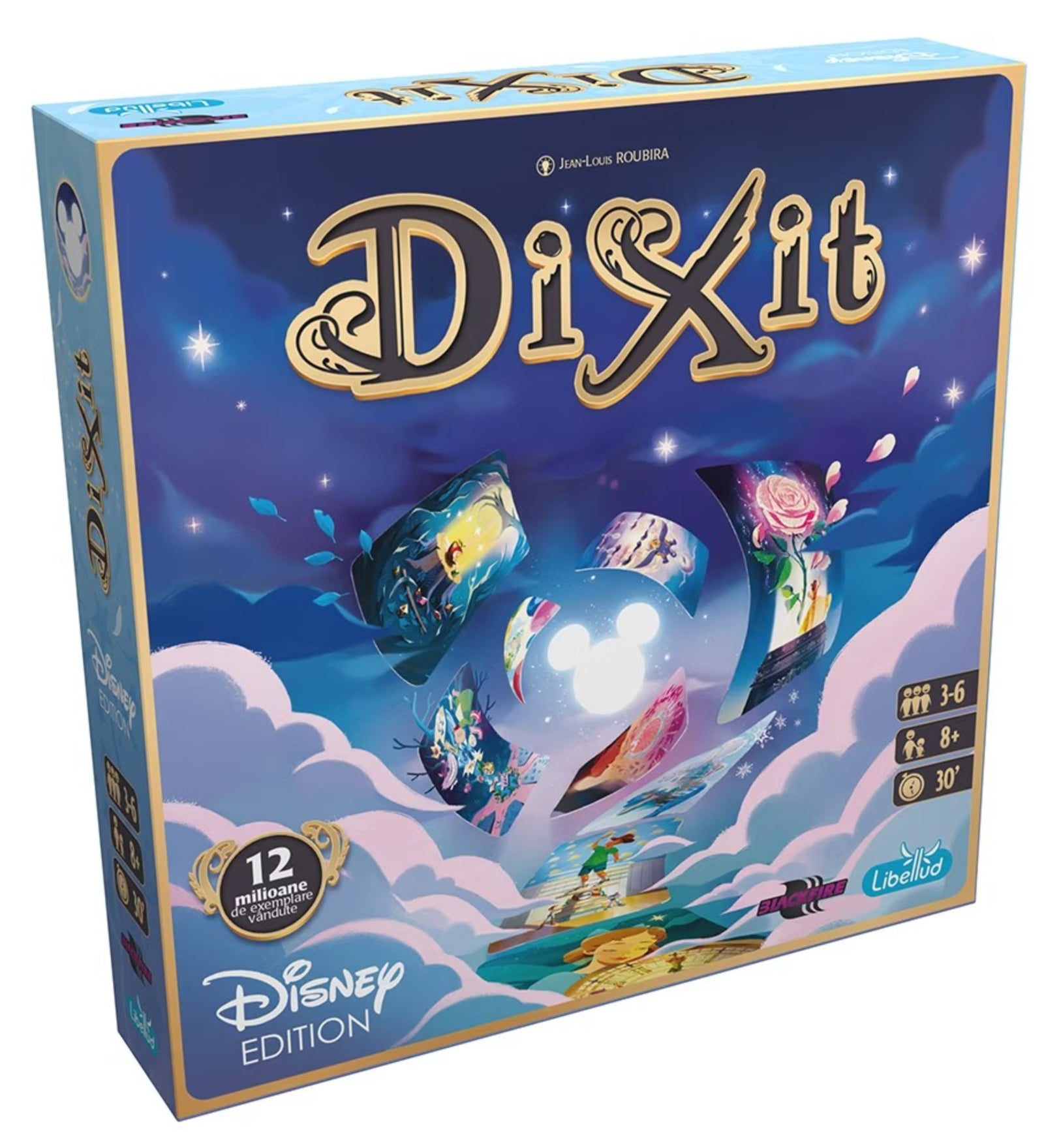 A Dixit: Disney Edition társasjáték doboza, amely egy varázslatos, mesés hangulatot árasztó illusztrációval díszített. A dobozon a Disney karakterek világát idéző képek lebegnek egy Mickey egér sziluettjét formáló fényforrás körül, kék és lila felhős háttérrel. A dobozon szerepel a játék neve, a játékosok száma (3–6), az ajánlott életkor (8+), valamint a játékidő (30 perc).