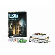 Az EXIT: A játék – A tiltott vár doboza a játék tartozékaival: kártyapakli, dekódtárcsák és különféle feladványlapok.