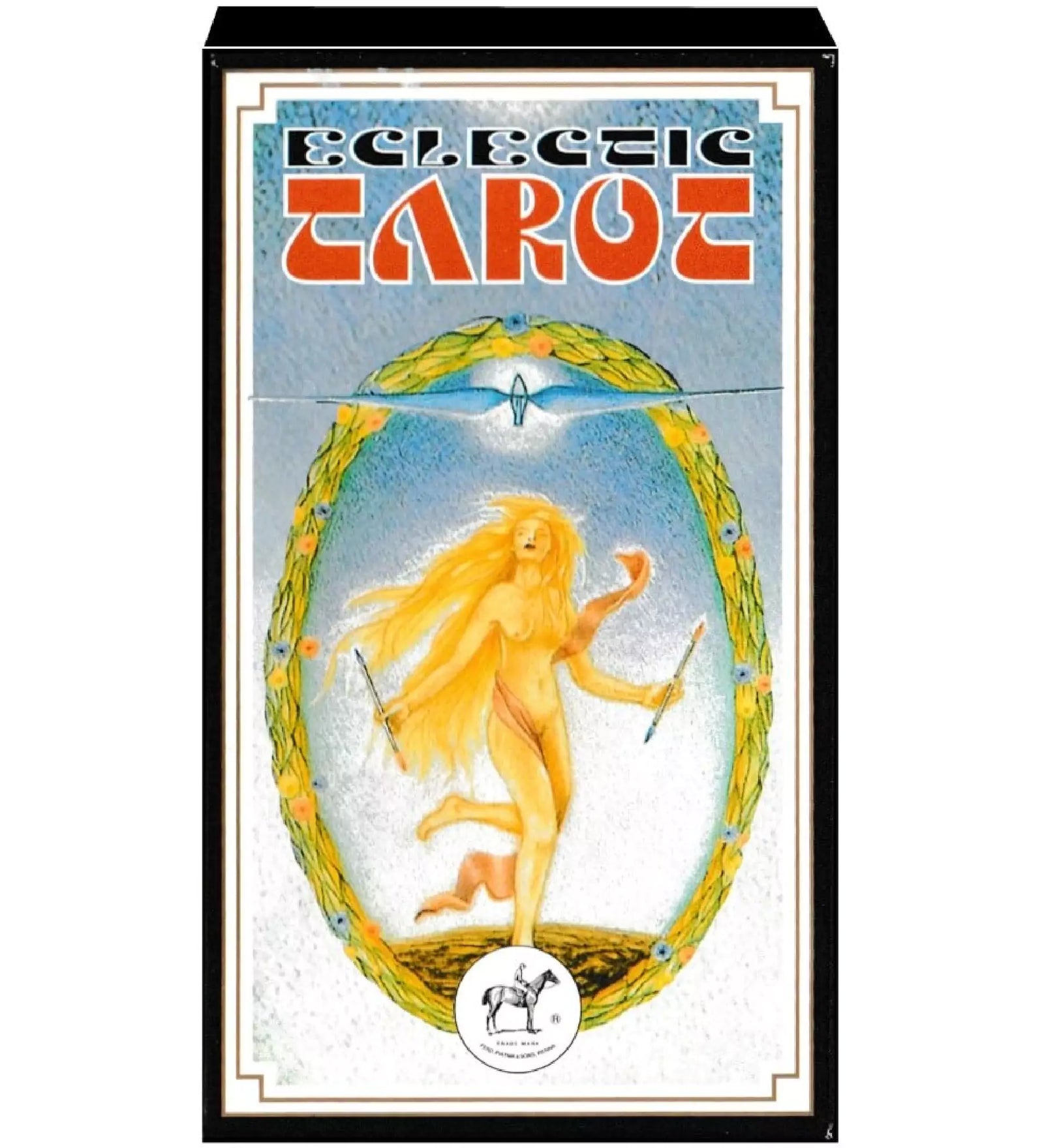 A képen az Eclectic Tarot nevű tarotkártya doboza látható, amelyet egy színes, művészi stílusú grafika díszít. A középpontban egy meztelen női alak táncol egy virágkoszorúval keretezett ovális mezőben, kezében két pálcával. A háttér pasztell árnyalatokkal és puha textúrával van megrajzolva, a keret élénk zöld és narancs tónusokkal ékesített. A doboz tetején a „ECLECTIC TAROT” felirat szerepel modern, kissé retró betűtípussal, alul pedig a kiadó logója látható.
