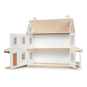 A Humming Bird House fa babaház nyitott állapotban, bútorok és figurák nélkül, jól látható a két emelet és a tágas belső tér elrendezése.