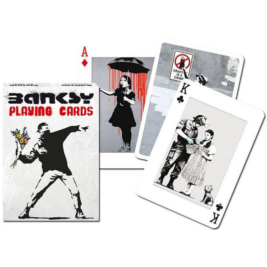 Francia kártya 1x55-ös „Banksy” készlet dobozzal, ikonikus street art stílusú graffiti grafikákkal és provokatív motívumokkal.