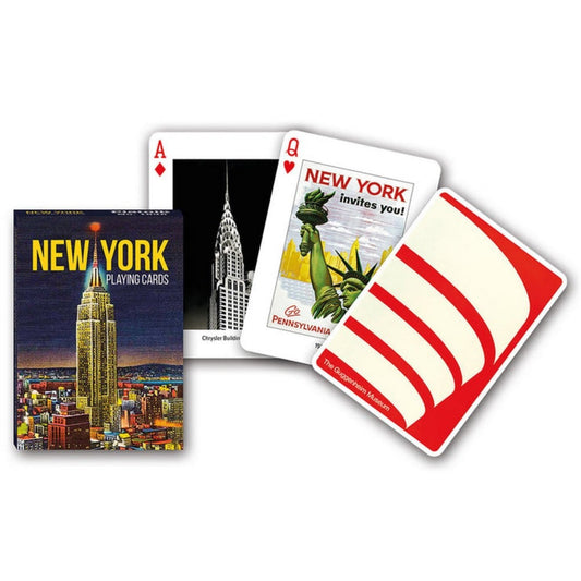 New York tematikájú francia kártya készlet, városi látványosságokkal és ikonikus épületekkel díszített lapokkal.