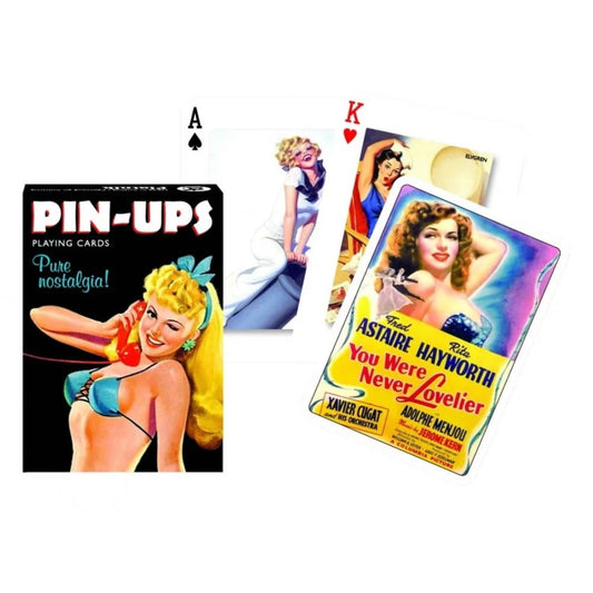 Francia kártya 1x55-ös „Pin-Ups” készlet dobozzal, retro stílusú pin-up lányokat ábrázoló színes, nosztalgikus grafikákkal.