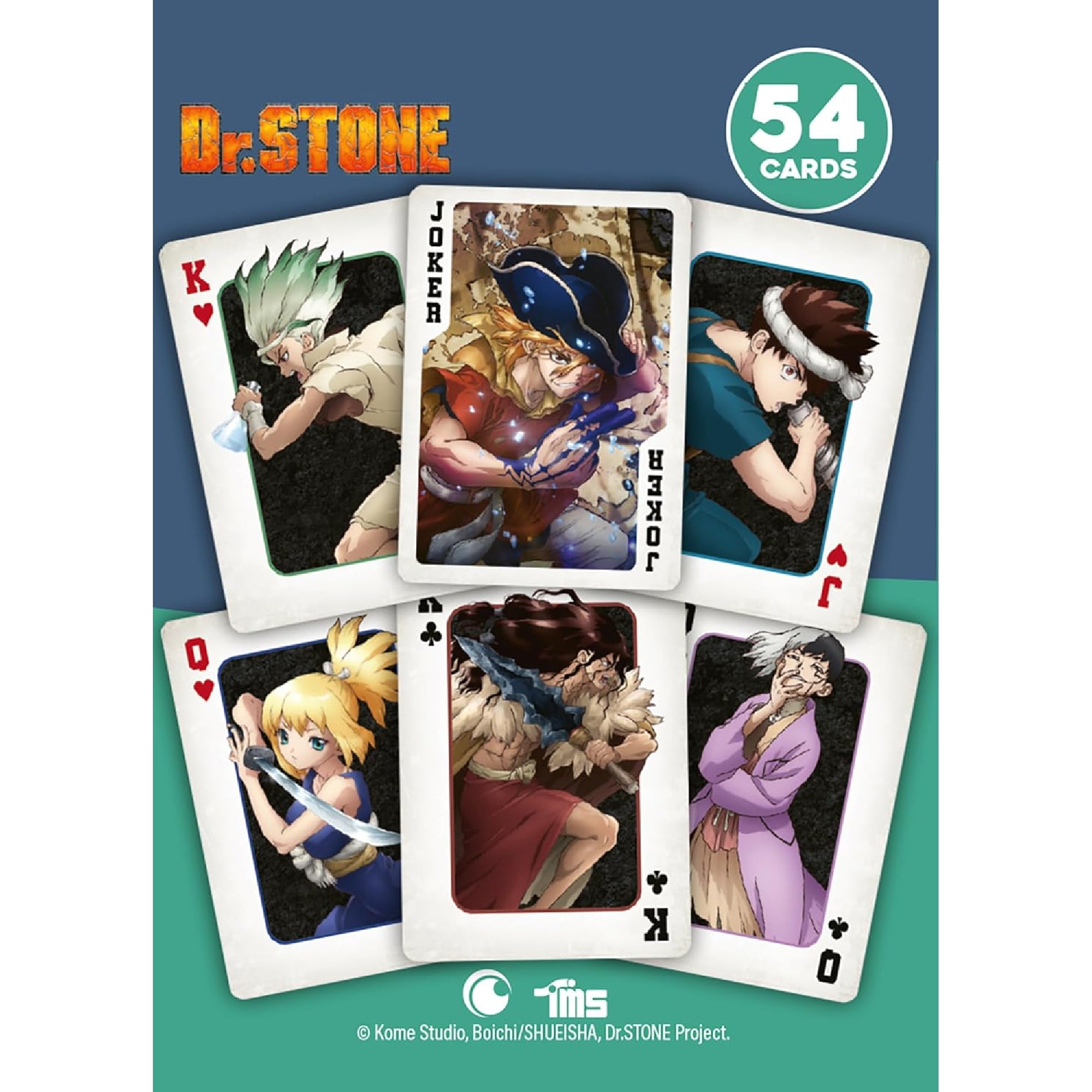 Dr. Stone francia kártyapakli több lapja kiterítve, Joker, Király és Dáma kártyákkal, különböző anime karakterek portréival, egységes keretezéssel és kontrasztos háttérrel.