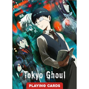 Tokyo Ghoul francia kártyapakli dobozának elölnézeti borítója, több főszereplőt ábrázoló sötét anime grafikával, városi éjszakai háttérrel és „Playing Cards” felirattal.