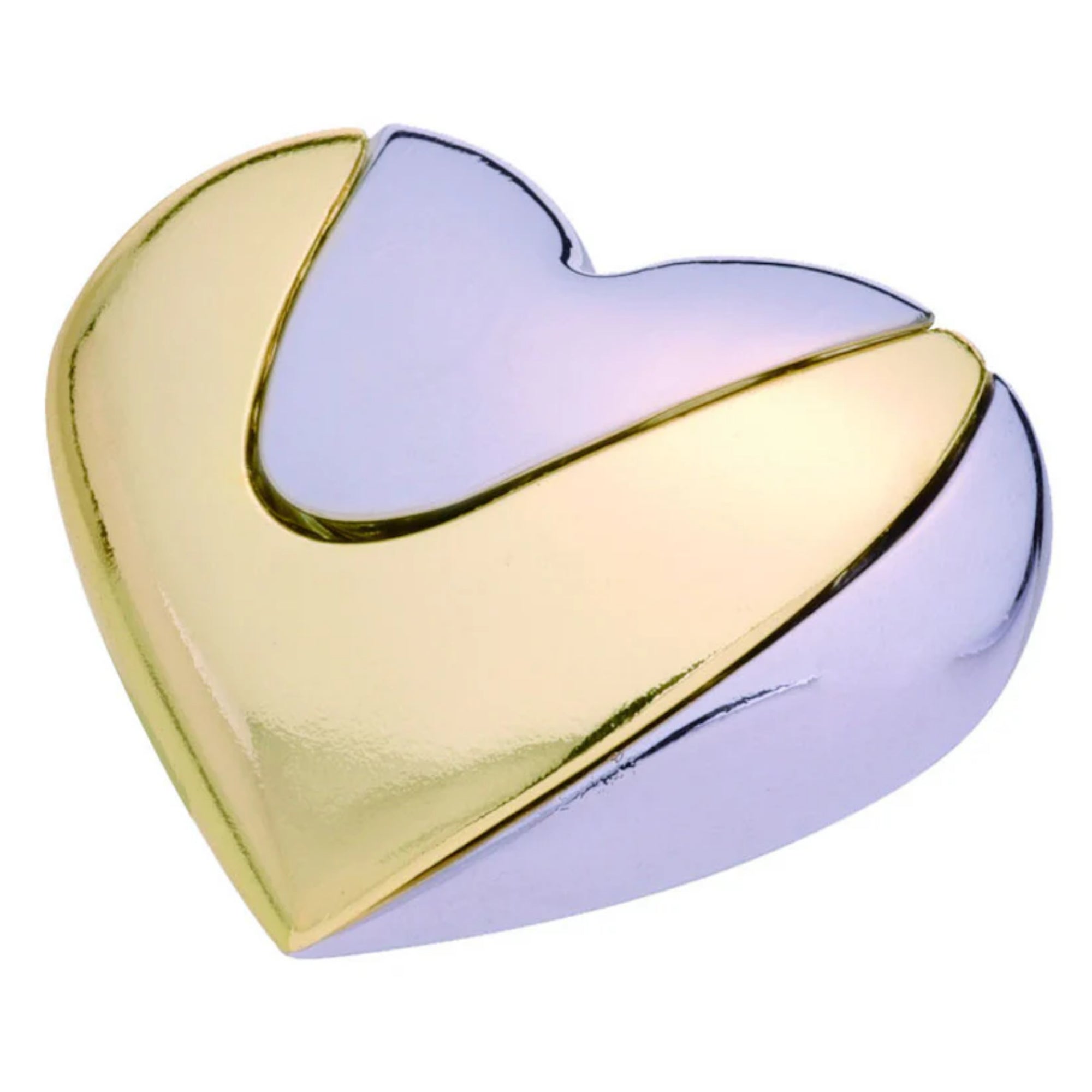 A Huzzle Cast LOVE fém ördöglakat, amely két ívelt, szív alakú, arany és ezüst színű darabból áll, összerakott állapotban, fényes, polírozott felülettel.