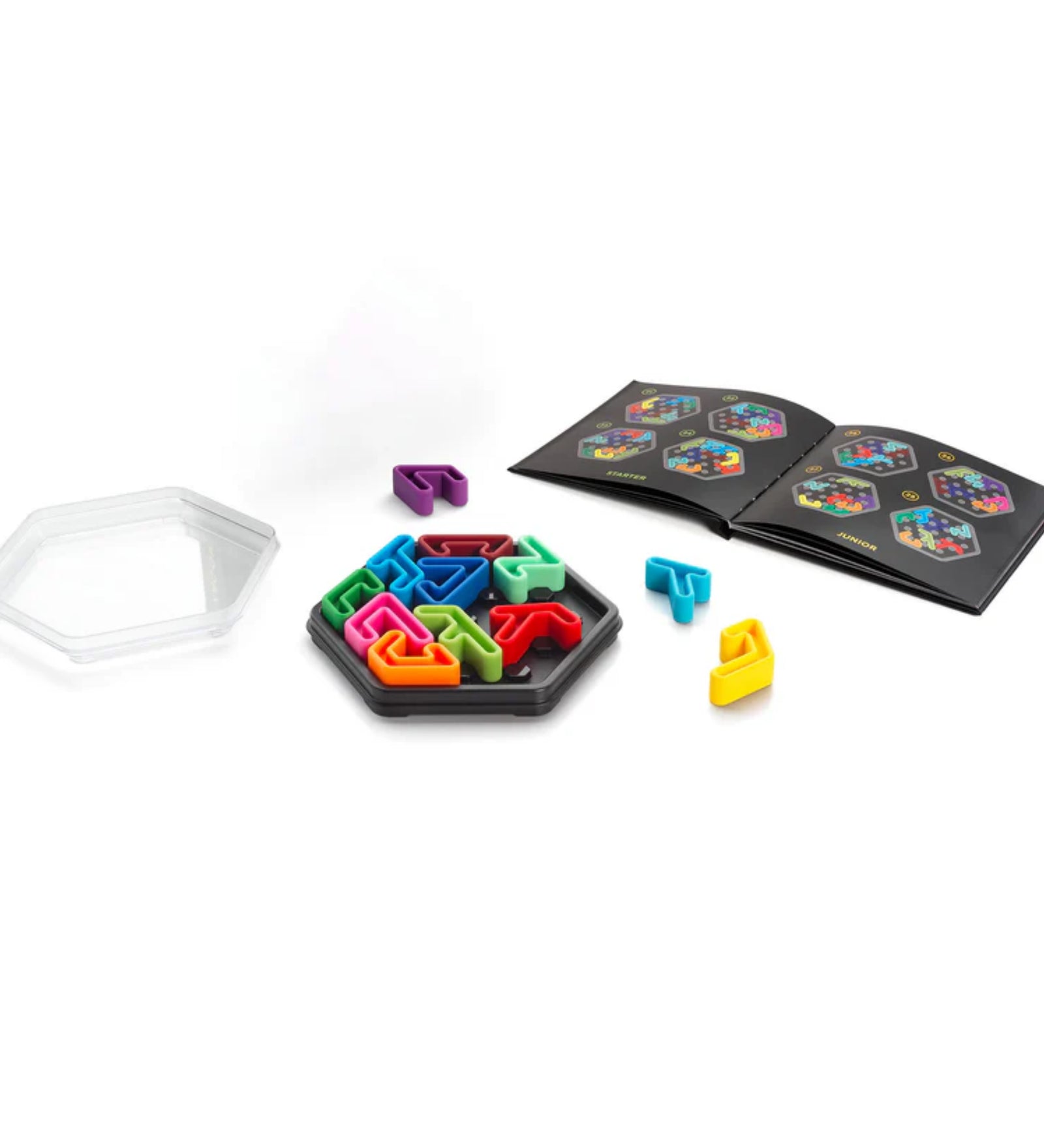 Az IQ Hexagon játék tartalma: játéktábla, átlátszó fedél, színes elemek és feladványfüzet különböző nehézségi szintekkel.