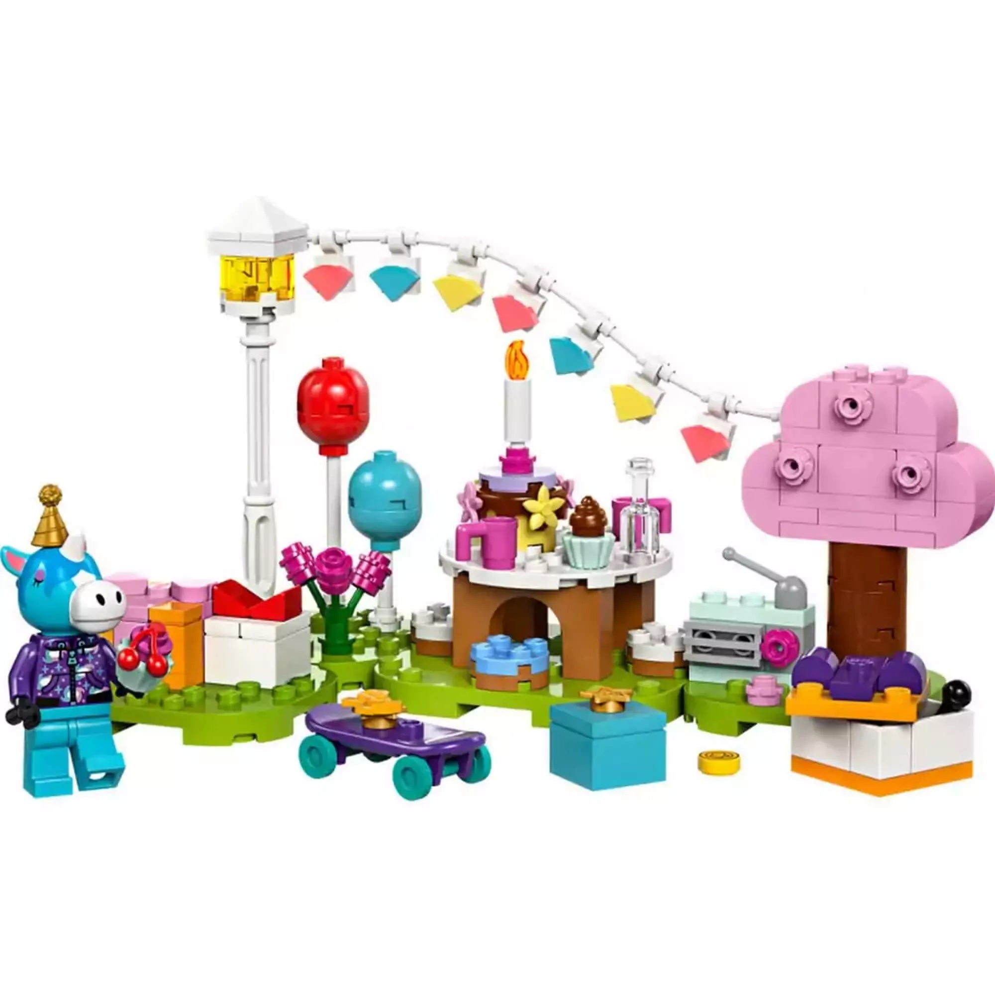 Részletes jelenet a LEGO Animal Crossing Julian születésnapi bulija (77046) készletből, színes díszítéssel, lufikkal, ajándékokkal, tortával és Julian minifigurával.