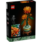 A LEGO Botanicals 10368 Chrysanthemum doboz hátlapja, melyen a kész modell, egy valódi krizantém fotója és méretarány is szerepel.