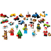 LEGO City 60475 készlet tartalma: Mikulás, hóember, karácsonyi jelmezbe öltözött minifigurák, játékok, állatok és minijárművek.
