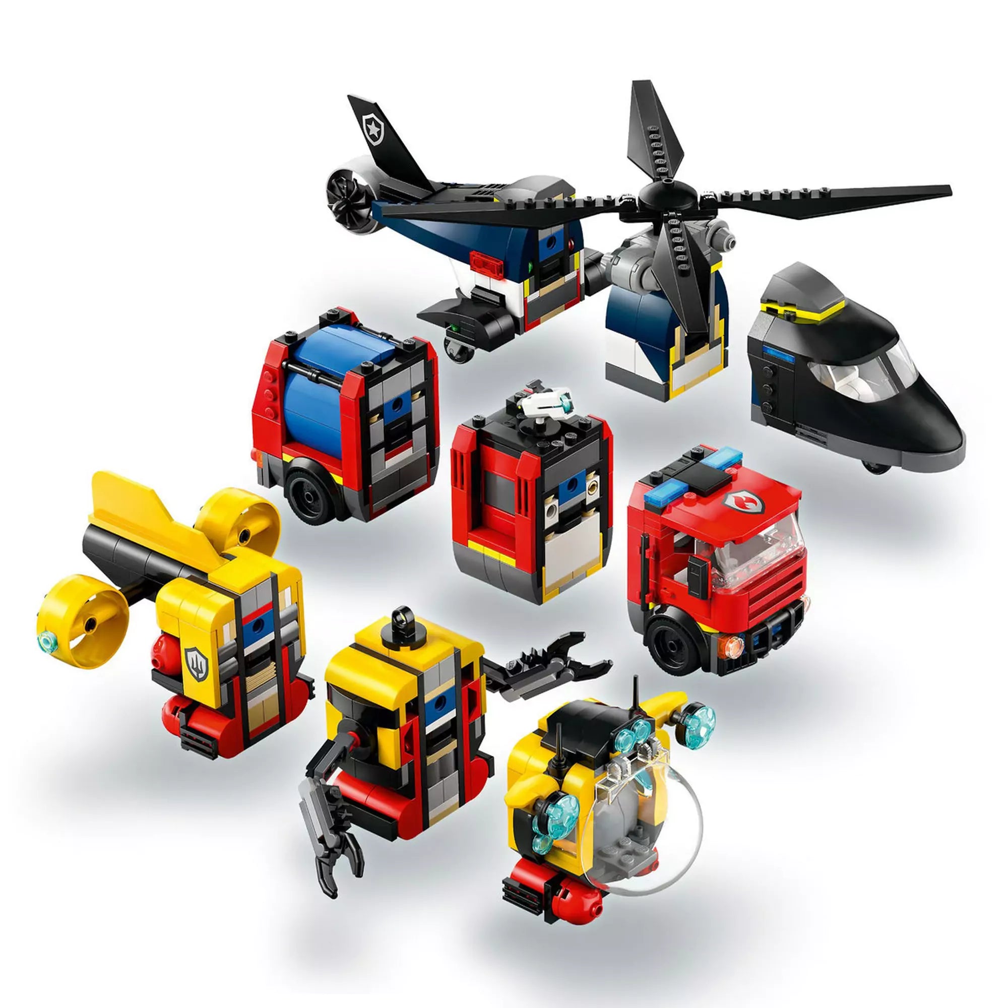 A LEGO City Helikopter, tűzoltóautó és tengeralattjáró szett moduláris elemei különböző építési kombinációkban.
