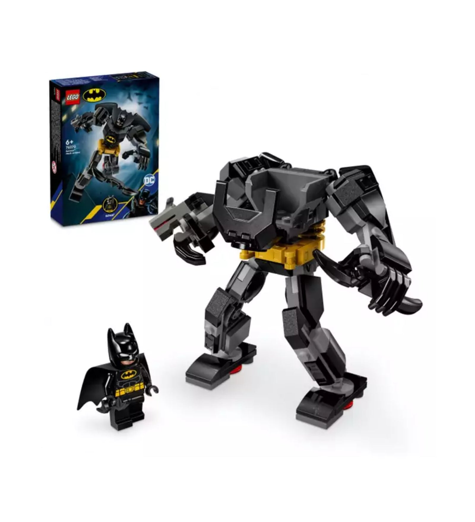 A képen a LEGO DC 76270-es szett látható, amely a „Batman: Mech Armour” névre hallgat. A csomagban egy Batman minifigura és egy páncélozott mech figura található. A mech figura fekete és arany színben pompázik, hatalmas mozgatható karokkal és lábakkal. Batman, a híres sötét lovag, a szett mellékelteként egy kisebb minifiguraként jelenik meg, amely a mech mellé állítható.