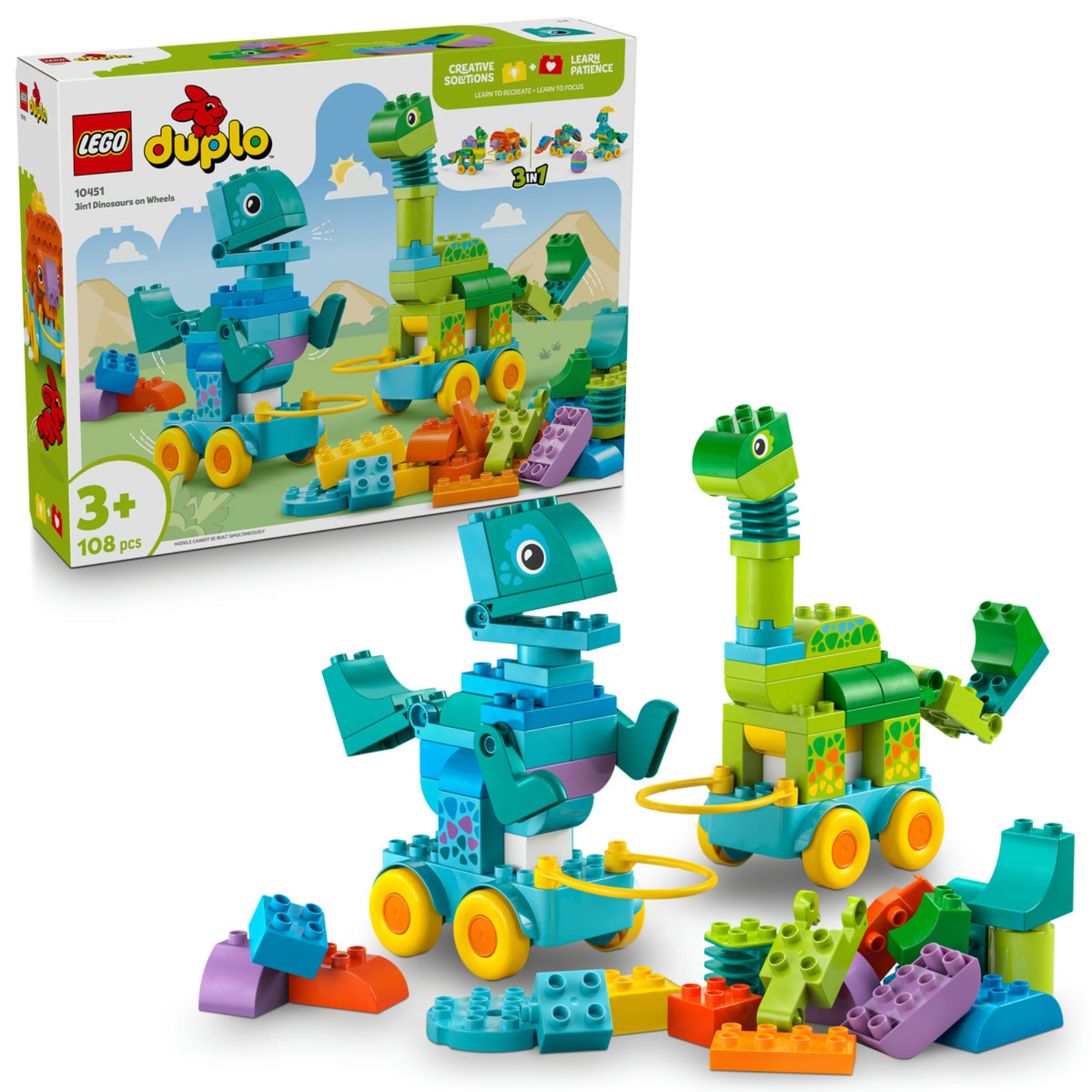 A LEGO DUPLO 10451 3 az 1-ben Dinók kerekeken készlet színes építőelemekkel: két guruló dínófigura és számos élénk színű kocka látható kirakva, háttérben a készlet dobozával.