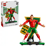 LEGO Editions Cristiano Ronaldo – Futball-legenda 43016, 854 darabos készlet doboza és megépített modellje együtt.