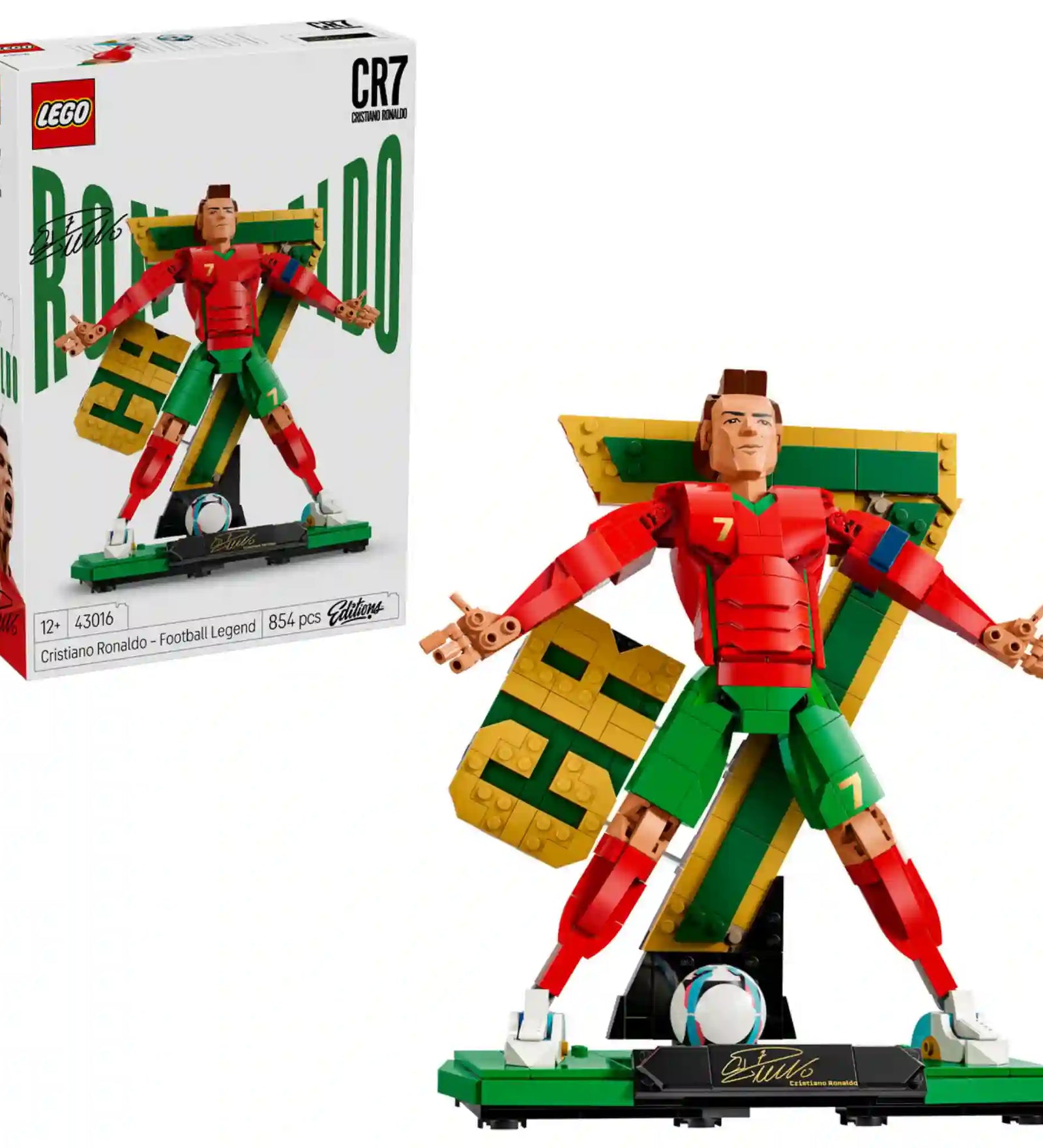 LEGO Editions Cristiano Ronaldo – Futball-legenda 43016, 854 darabos készlet doboza és megépített modellje együtt.