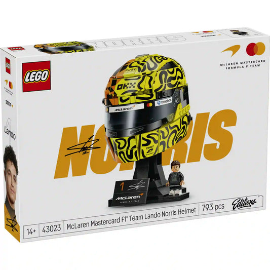 LEGO McLaren Mastercard F1 Team Lando Norris Helmet (43023) készlet elölnézeti dobozképe a részletgazdag versenysisakkal, Lando Norris aláírásával és a McLaren Formula 1 Team arculatával.