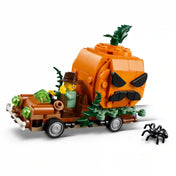 LEGO 40822 Jack-o’-Lantern Pickup Truck – Megépített tökfejes pickup minifigurával és fekete pókkal.