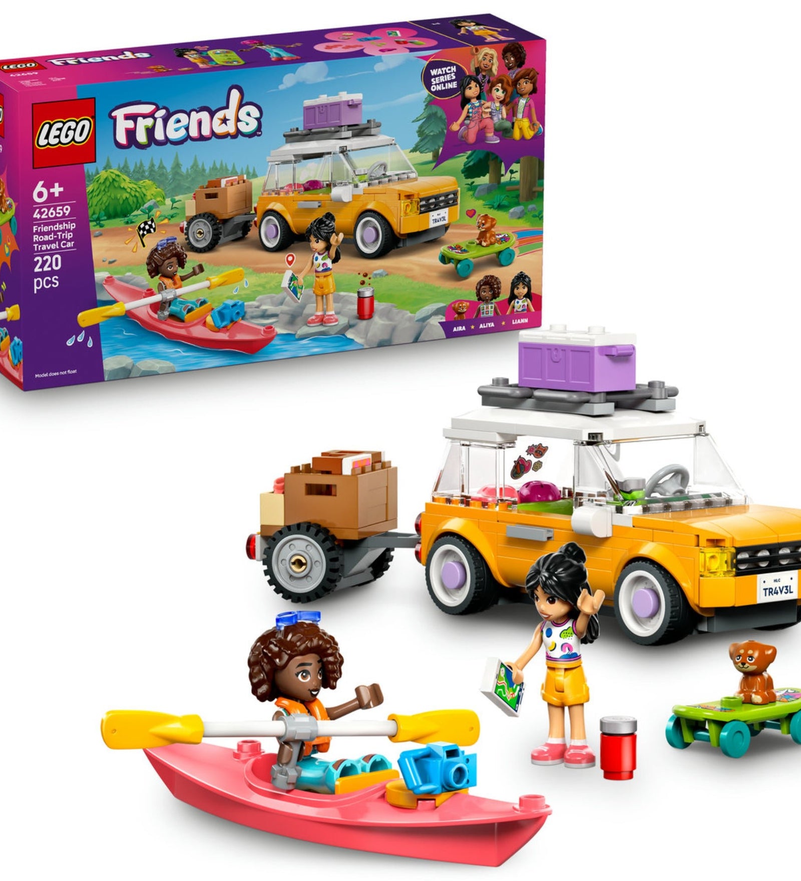 LEGO Friends 42659 készlet doboza és összerakott elemei, köztük egy narancssárga túraautó, egy piros kajak, utánfutó, két minibabafigura és egy gördeszkázó kutya.