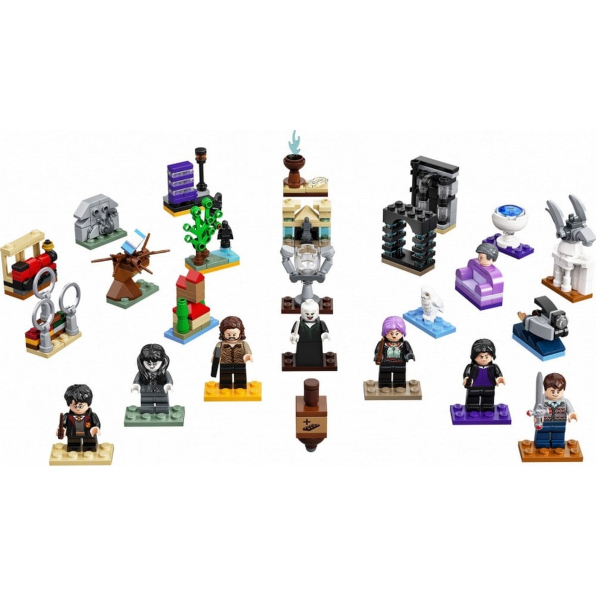 A LEGO Harry Potter adventi naptár 76404 összes tartozéka egy képen: 7 minifigura (köztük Harry, Tonks, Sirius és Voldemort) és különféle miniépítmények a filmek ikonikus jeleneteiből.