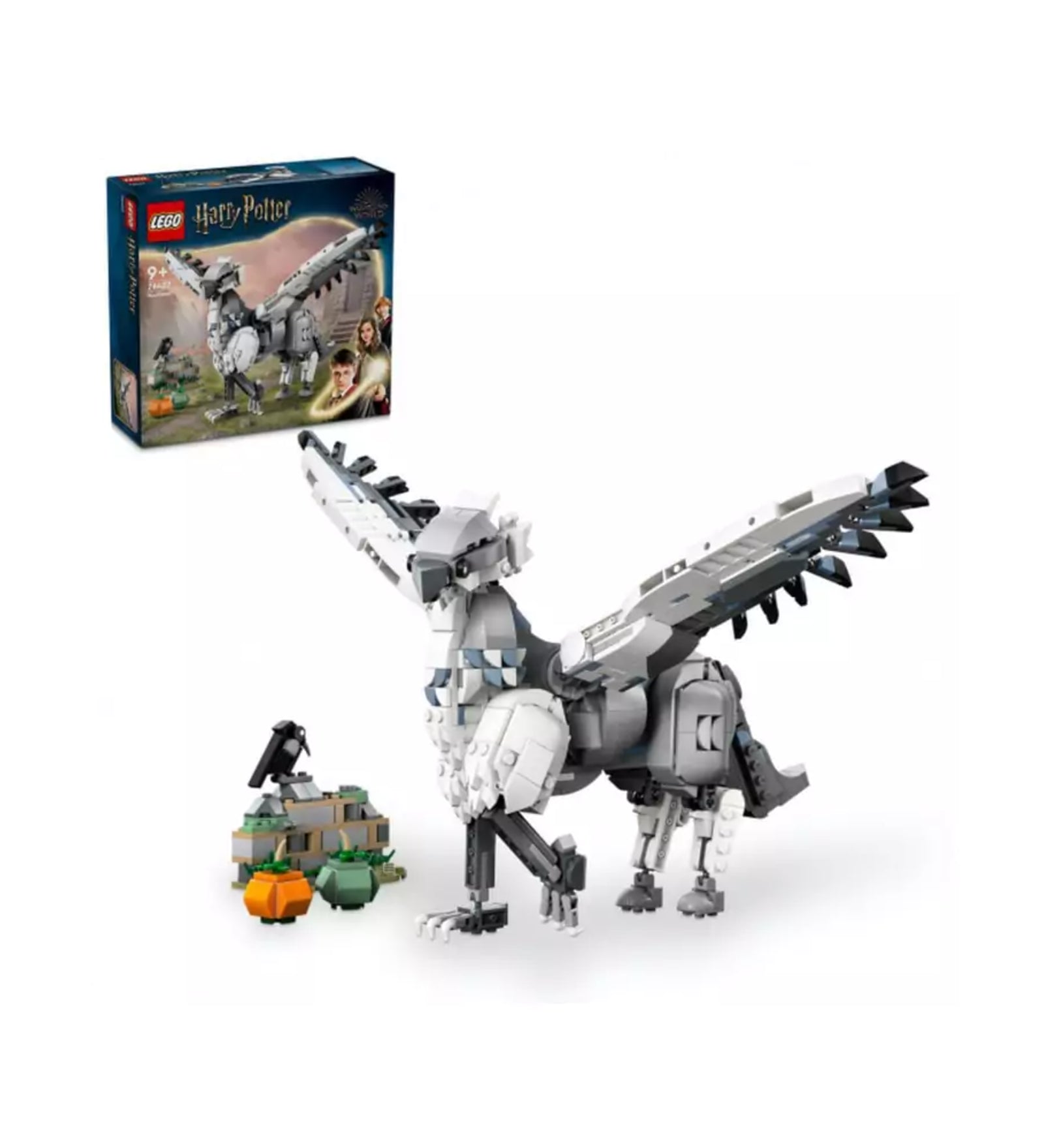 A képen a LEGO Harry Potter "Buckbeak" szett látható, amely a varázslatos világ híres hippogriffjét ábrázolja. A részletes modell Buckbeakot, a szárnyas lényt, valamint egy kis házikót és tökös díszeket tartalmaz. A szett mozgatható szárnyakat és lábakat kínál, így a hippogriff még inkább életre kel.