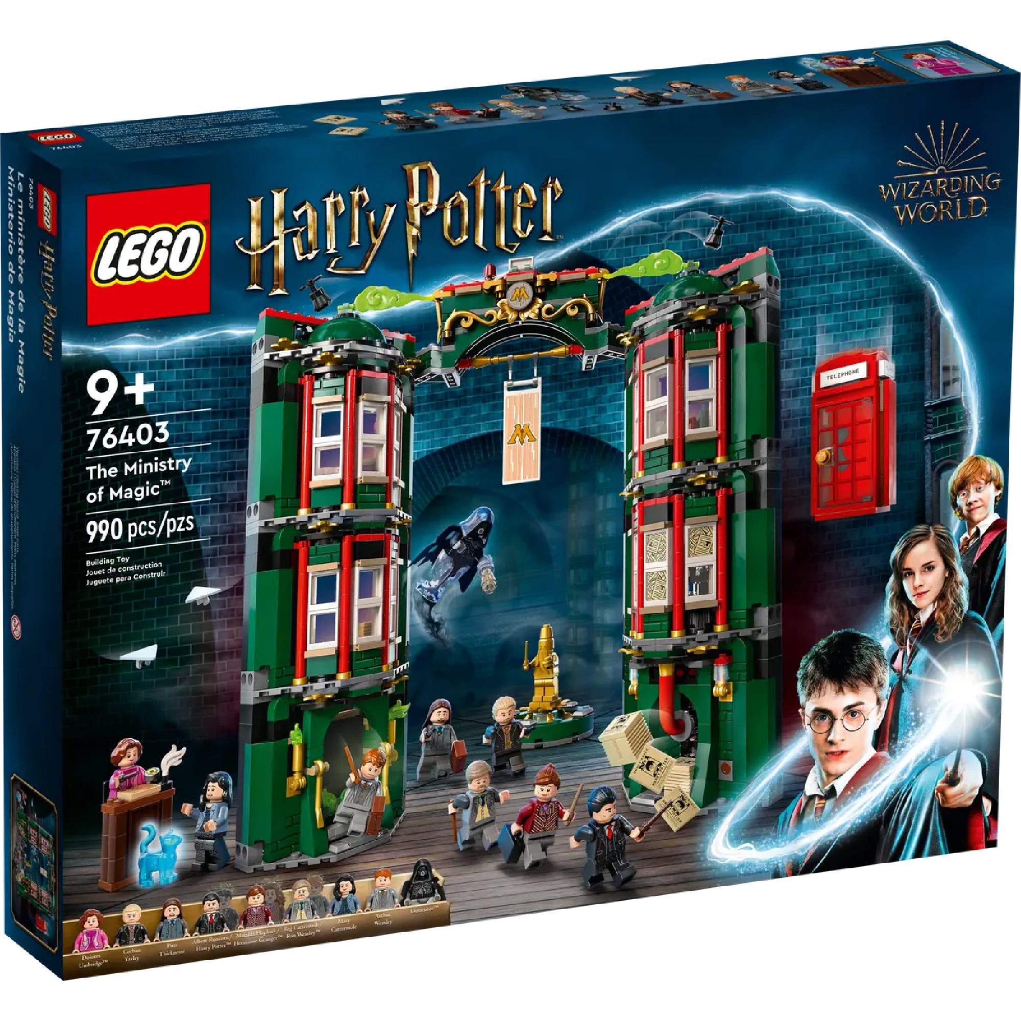 LEGO Harry Potter Mágiaügyi Minisztérium (76403) dobozkép, rajta a teljes építmény, minifigurák, varázsló háttér, Harry, Hermione és Ron portréjával.