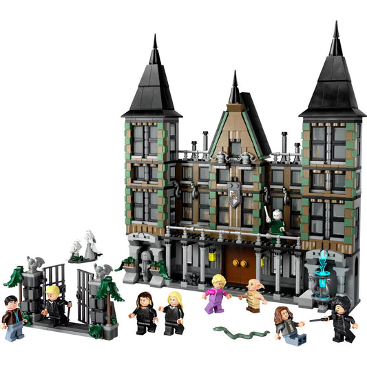 LEGO Harry Potter Malfoy-kuria (76453) – az ikonikus kastély részletei és minifigurák akcióban.