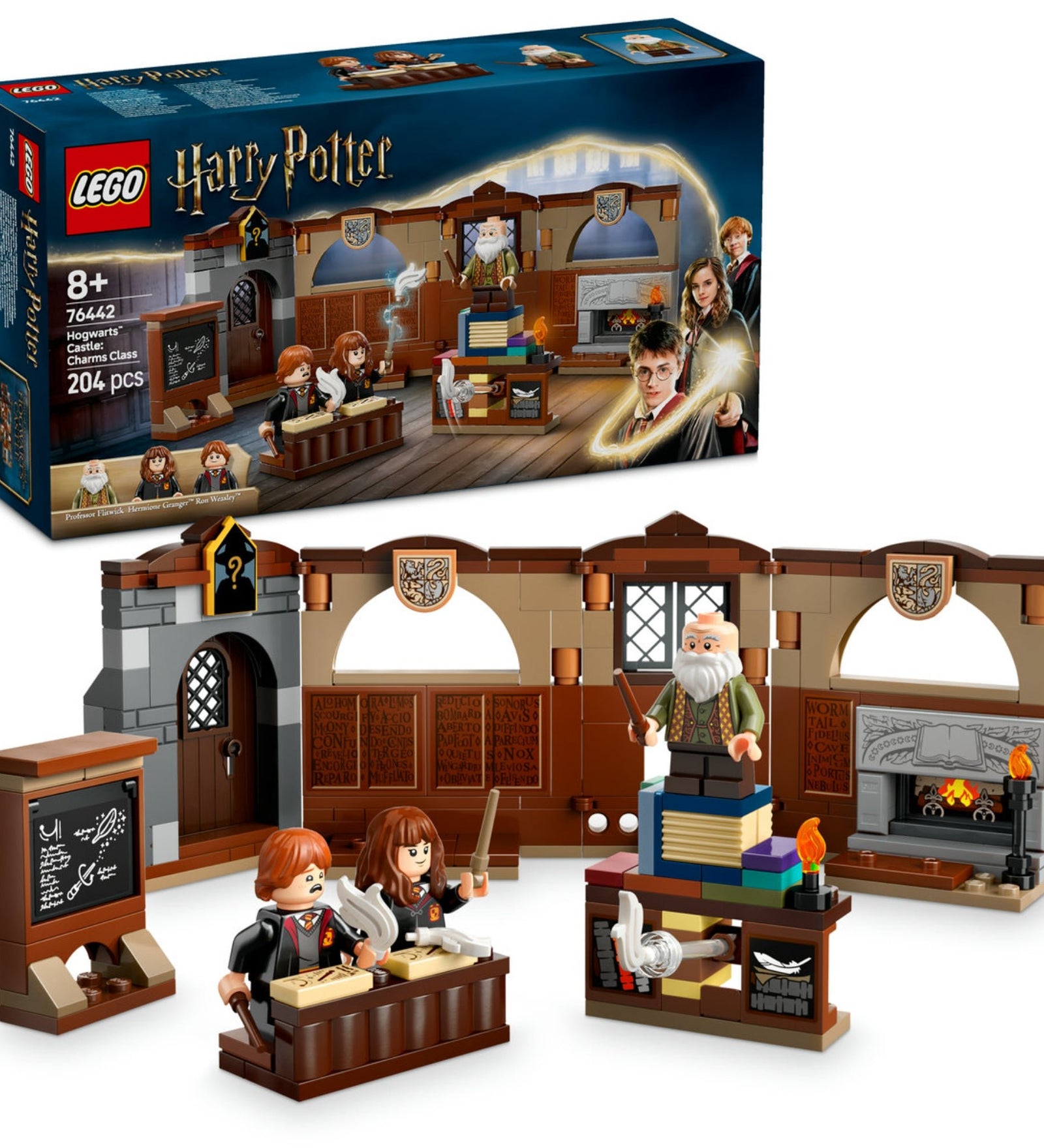 LEGO Harry Potter, Roxfort kastely Bubajtanora 76442 képe, amely a dobozának grafikáját és a készlet összeállított modelljét mutatja. A készletben találhatók a Flitwick professzor, Ron Weasley és Hermione Granger minifigurák egy bűbájterem ahol a Wingardium Leviosa varázslatot gyakorolják. Az osztályteremben találhatók különféle kiegészítők, mint például könyvek, egy tábla varázsigékkel és egy pörgő penna.