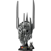 LEGO Icons 10373 Sauron™ részletesen kidolgozott Sauron sisak gyűjtői díszmodell talapzattal.