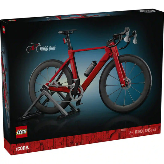 LEGO Icons Road Bike (11380) készlet elülső dobozképe, amely a valósághű piros országúti kerékpárt ábrázolja fekete háttér előtt, 1015 elemes felnőtt építőszettként.